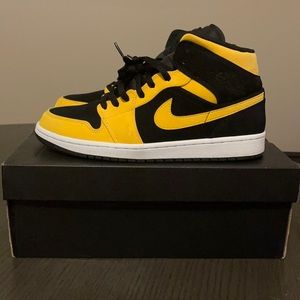 Air Jordan 1 Mid